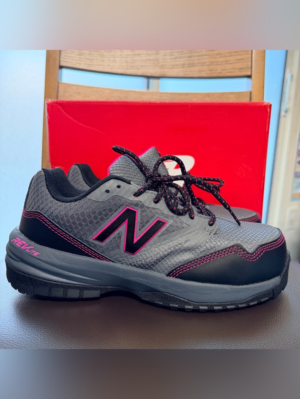 New Balance 589v1 Women's Composite Toe Work Shoes in gray and pink sz 8.5